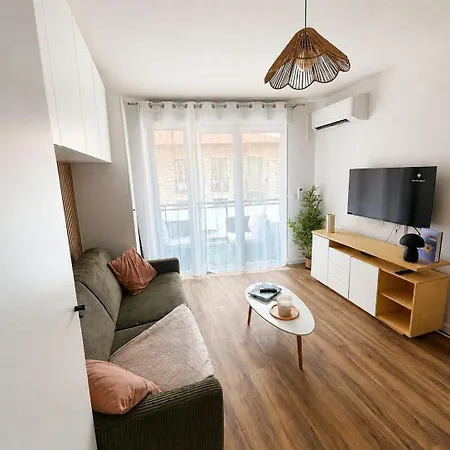 Apartament Elegant Air-conditioned With Balcony 2 People