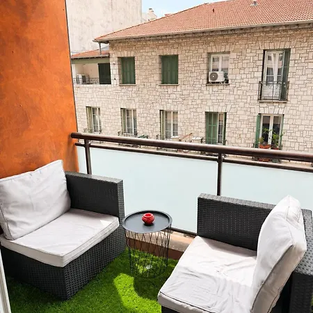 Elegant Air-conditioned With Balcony 2 People