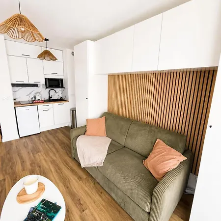 Elegant Air-conditioned With Balcony 2 People Saint-Laurent-du-Var